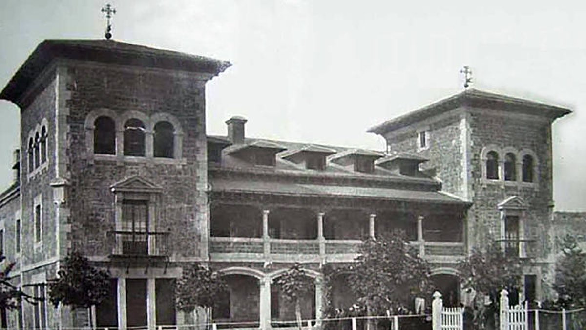Palacio de los Allende, en Burón. ARCHIVO