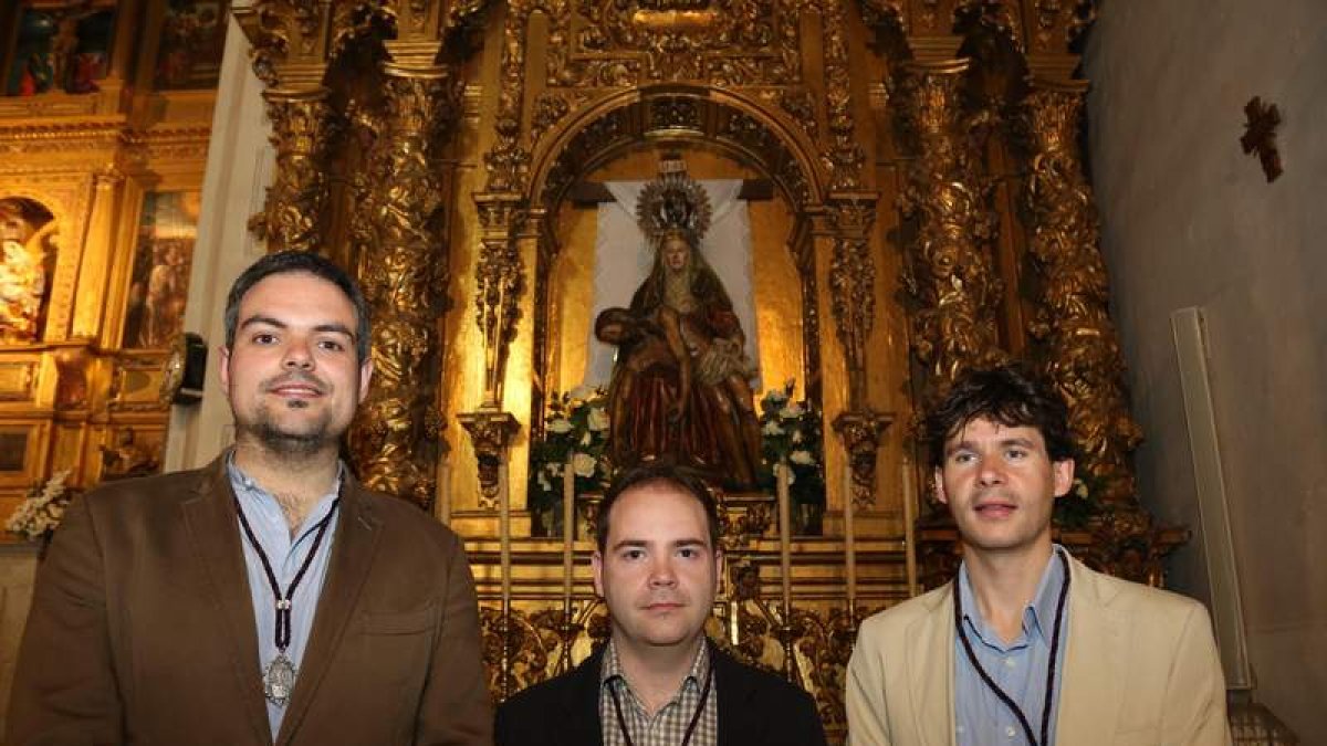 Tres de los representantes de esta hermandad.