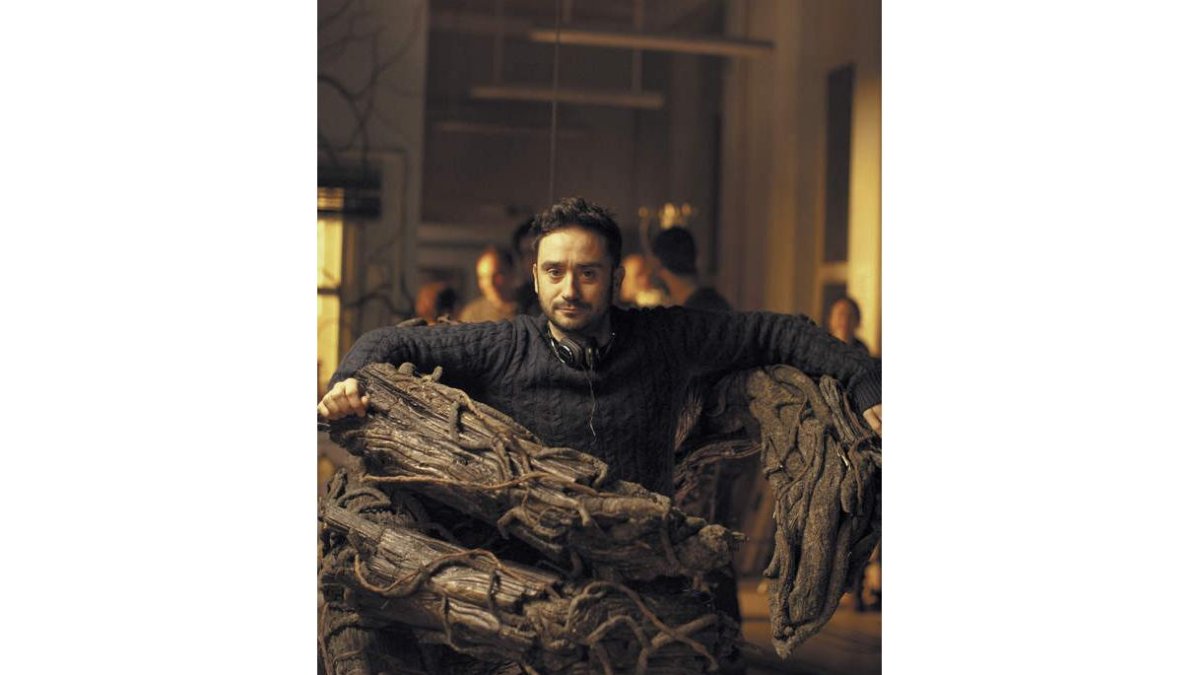 El director de cine Juan Antonio Bayona durante el rodaje de ‘Un monstruo viene a verme’