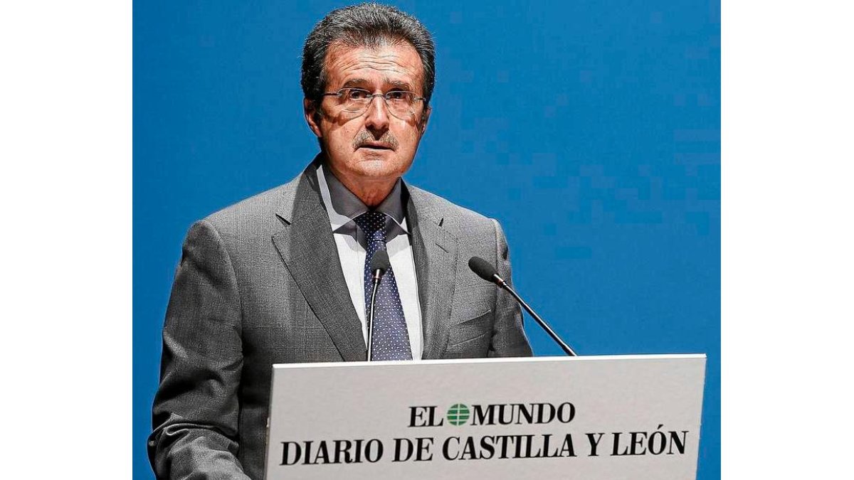 José Luis Ulibarri se dirige a los asistentes al acto.