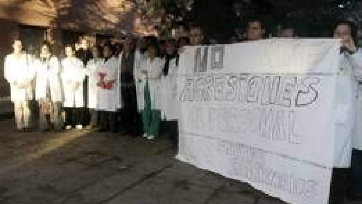 El regidor mostró el apoyo de la corporación al personal del centro de salud