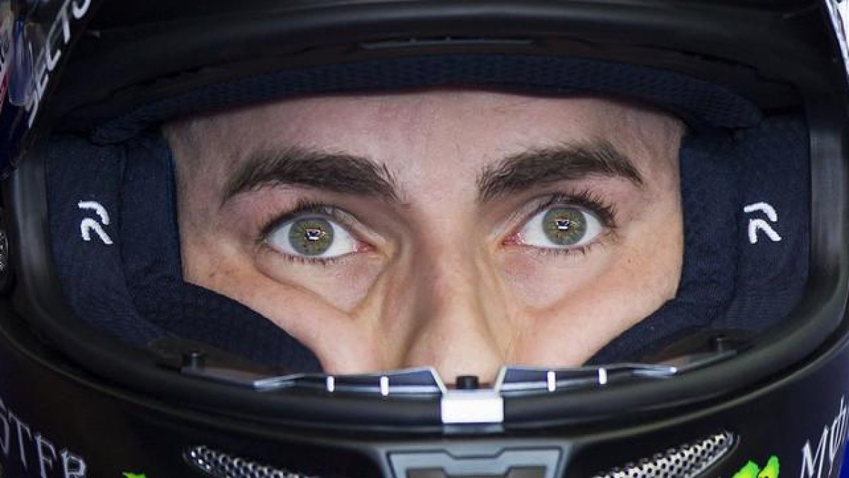 Jorge Lorenzo, campeón de MotoGP por tercera vez, concentrado en Cheste.