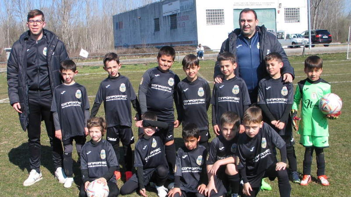 Formación del Flores del Sil prebenjamín. M. MACÍAS