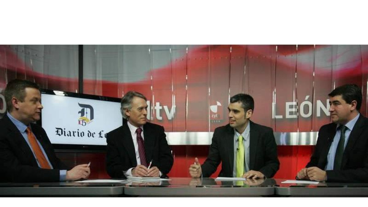 Germán Gavela, Francisco Álvarez, Roberto Núñez y Pablo R. Lago, ayer, en la grabación del programa El Filandón.