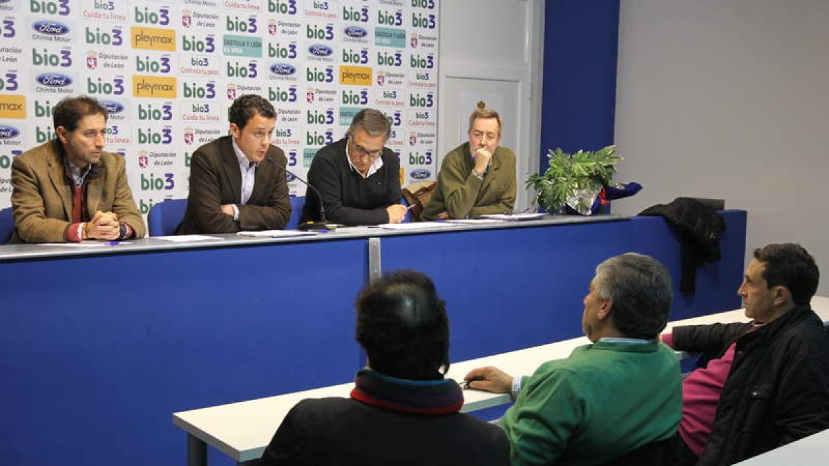Los rectores de la Sociedad Anónima explicaron a los accionistas las cuentas.