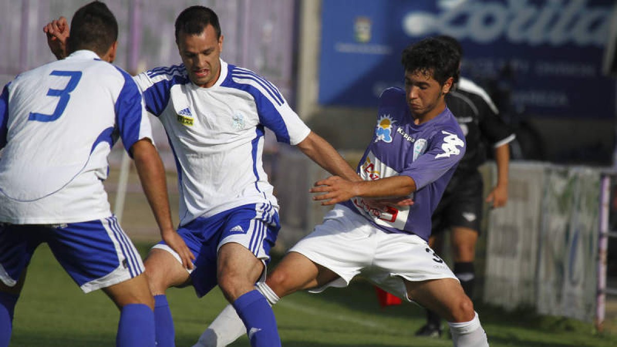 El Flores  necesita sumar los tres puntos ante el Victoria.