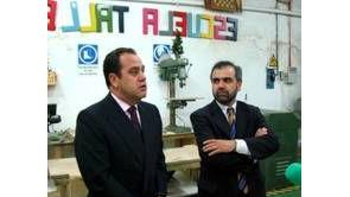 Trillo y Palazuelo visitaron los locales de la escuela taller