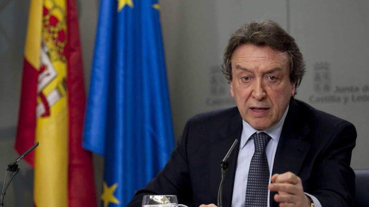 De Santiago-Juárez, ayer en la rueda de prensa.