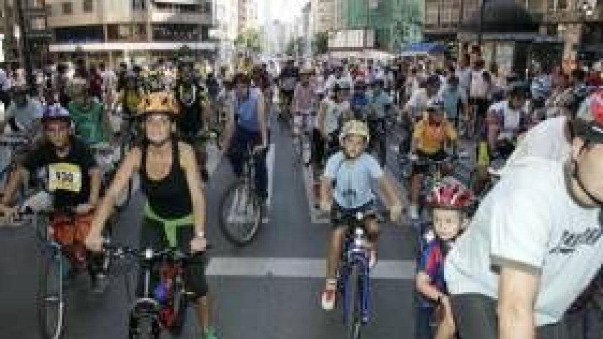 Los niños fueron los protagonistas indiscutibles durante la marcha ciclista de ayer en Ponferrada