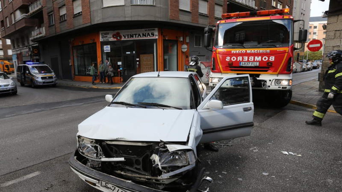 El estado en el que quedó el coche tras el accidente.