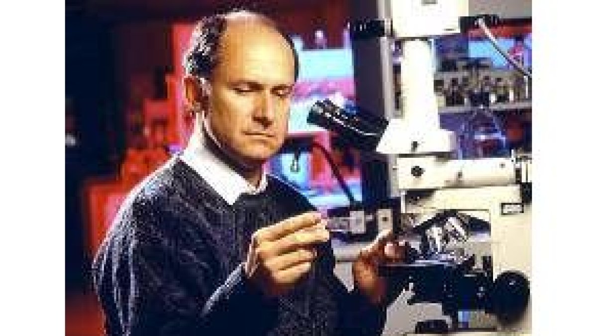 Manuel Elkin Patarroyo, el inventor de la primera vacuna sintética para prevenir la malaria