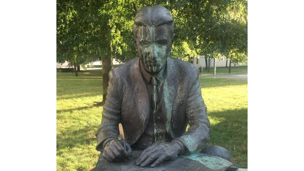 Estado en el que se encuentra la estatua de Valdés. DL
