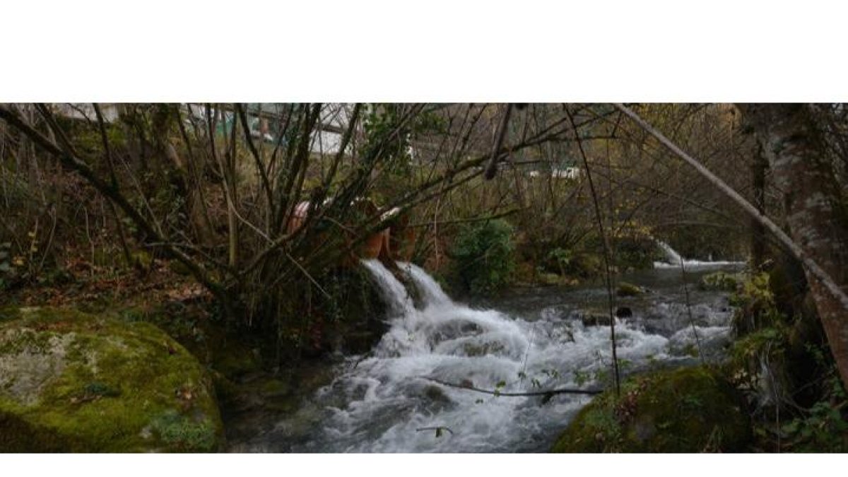 Vertido al río del agua procedente de los túneles de la Variante de Pajares al río Huerna. DL