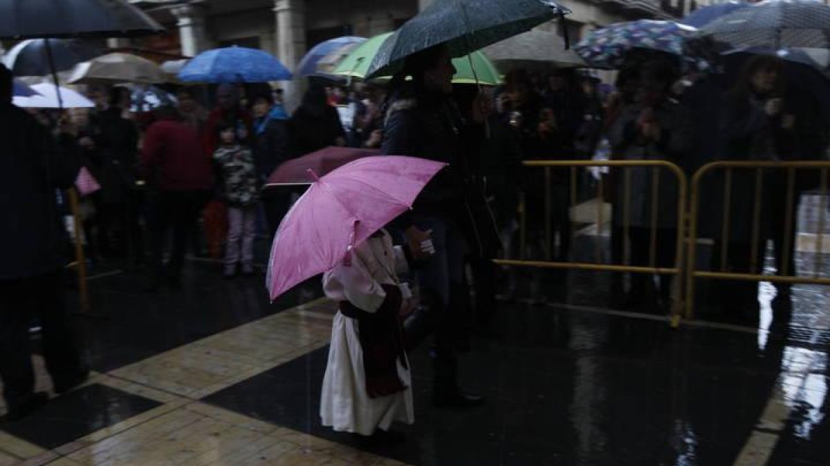 La procesión de La cena, también se suspendió.