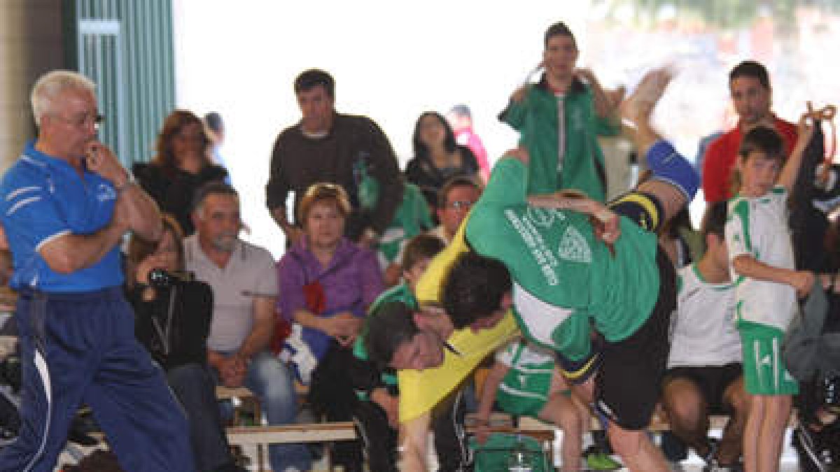 Primer corro del Trofeo por Equipos, disputado entre montañeses a la mayor altura.