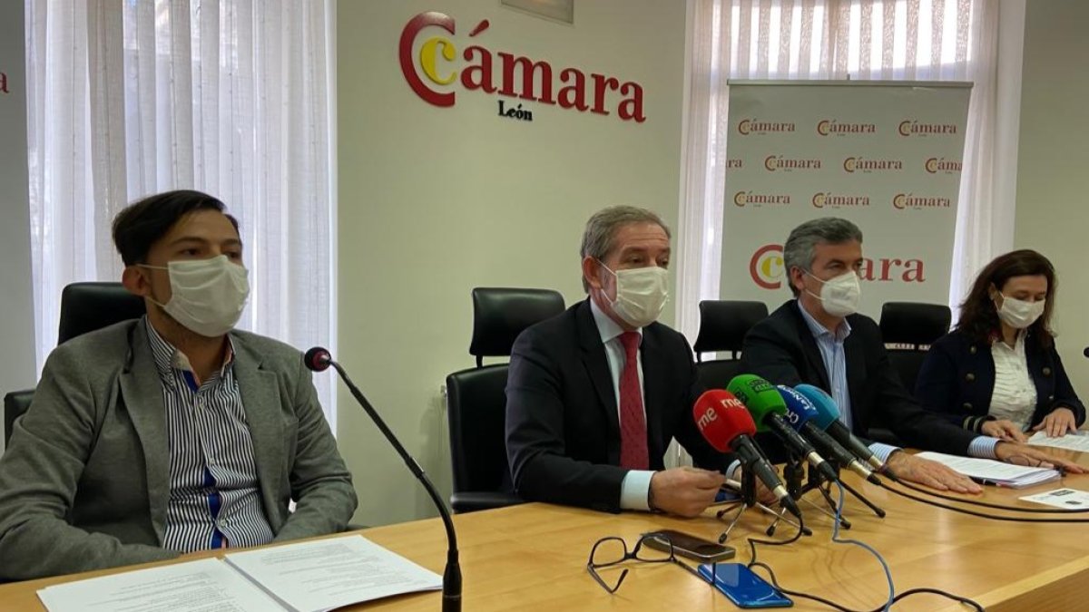 Rueda de prensa, hoy en la Cámara de Comercio. RAMIRO
