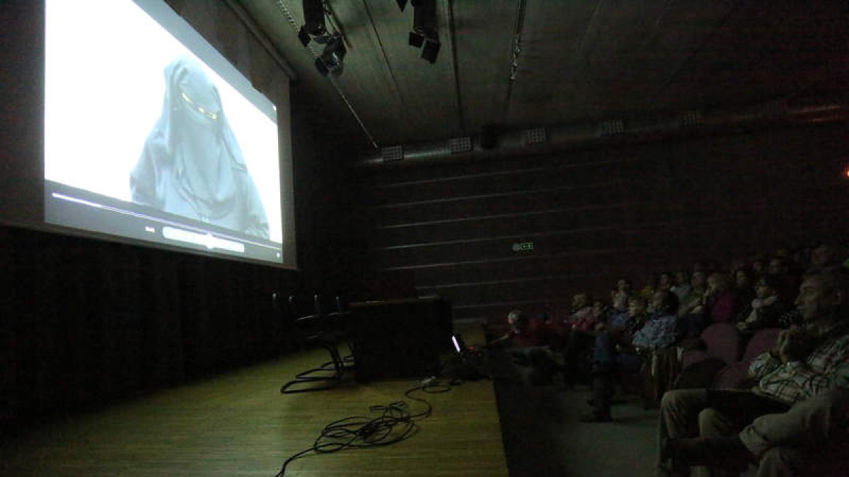 El documental de Isidoro Rodríguez puso punto y final a la Semana Leonesa del Montañismo.