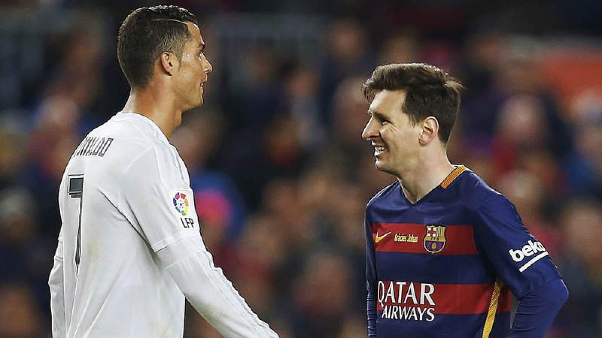 Cristiano y Messi, los dos mejores futbolistas del mundo, en una imagen de archivo. ALEJANDRO GARCÍA