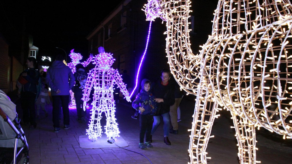 La Navidad de Almanza: miles de luces para la villa medieval