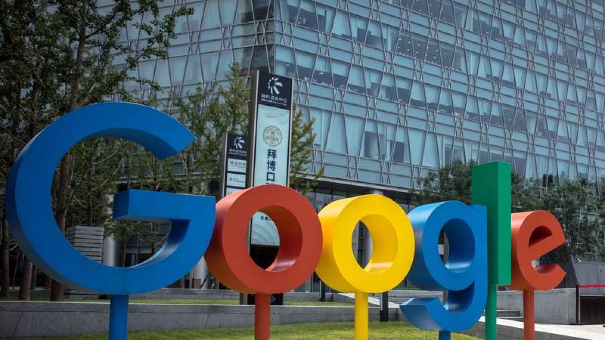 Imagen del logotipo de las oficinas de la compañía estadounidense Google en la ciudad china de Pekín.