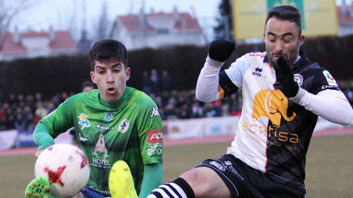El Atlético Astorga sacó un valioso empate de su visita al Unionistas de Salamanca. MORGAN