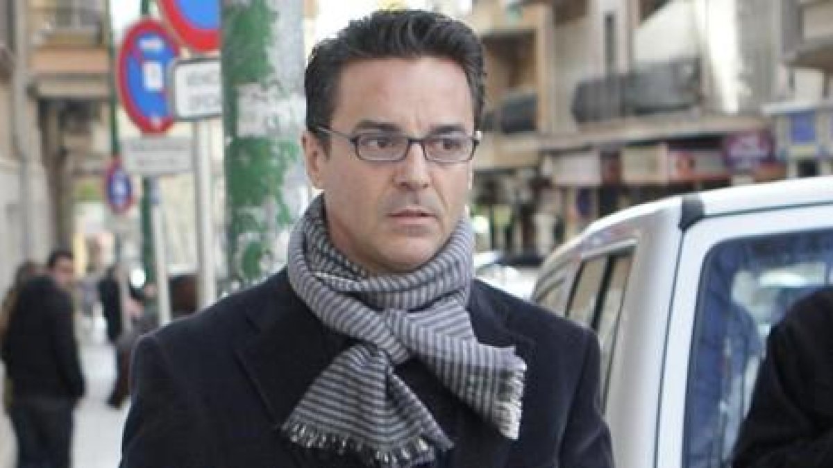 El exconcejal del Ayuntamiento de Palma Javier Rodrigo de Santos, este martes, a su llegada a los juzgados para declarar.