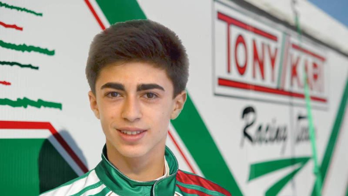 David Vidales fue presentado ayer de forma oficial como nuevo integrante de la mejor escudería del mundo en karting, Tony Kart. DL