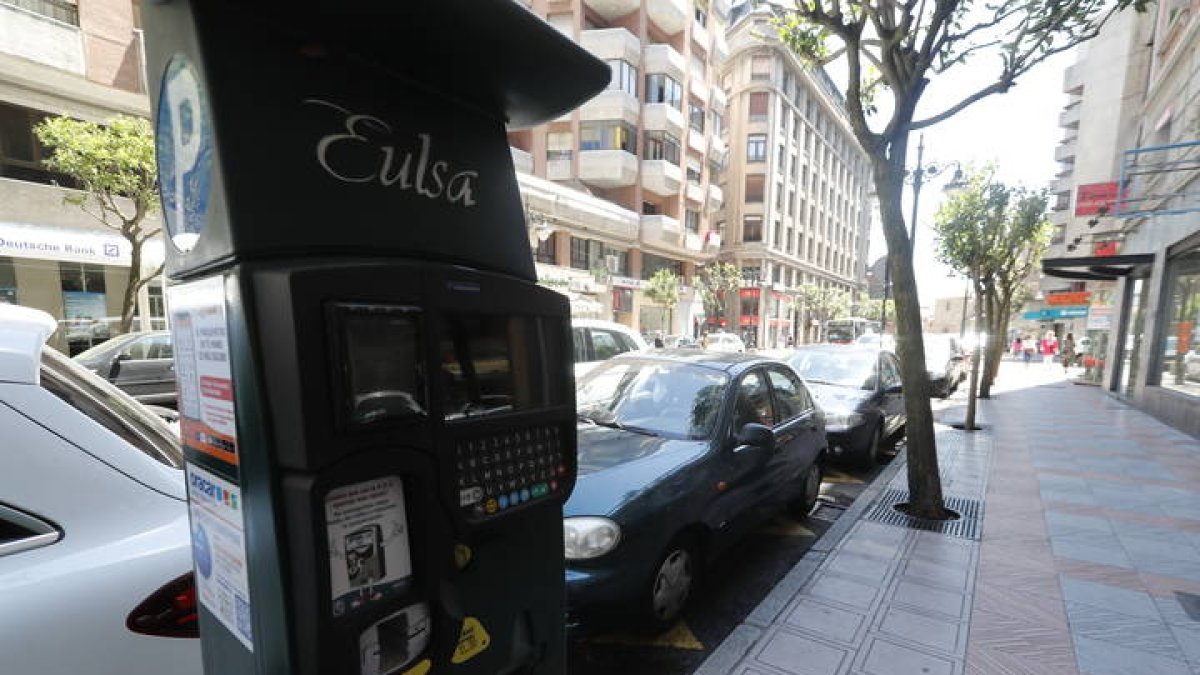 Un parquímetro de la ORA. RAMIRO