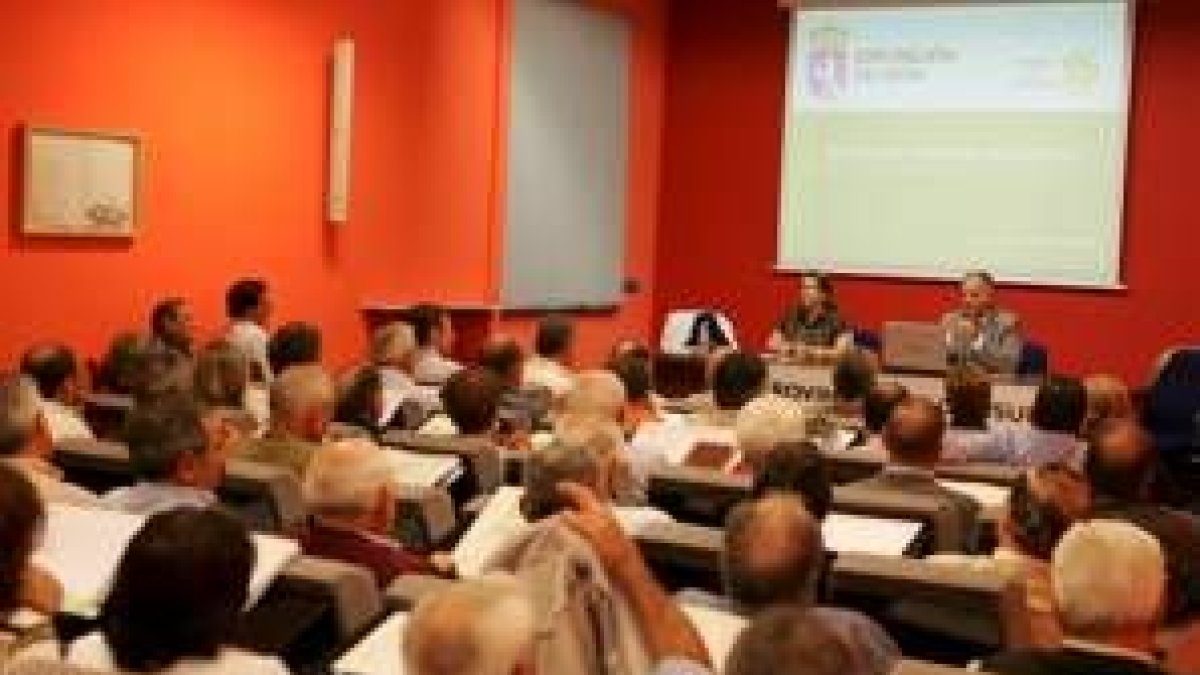La charla sobre el aprovechamiento del agua organizada por la OMIC tuvo lugar en el ILC