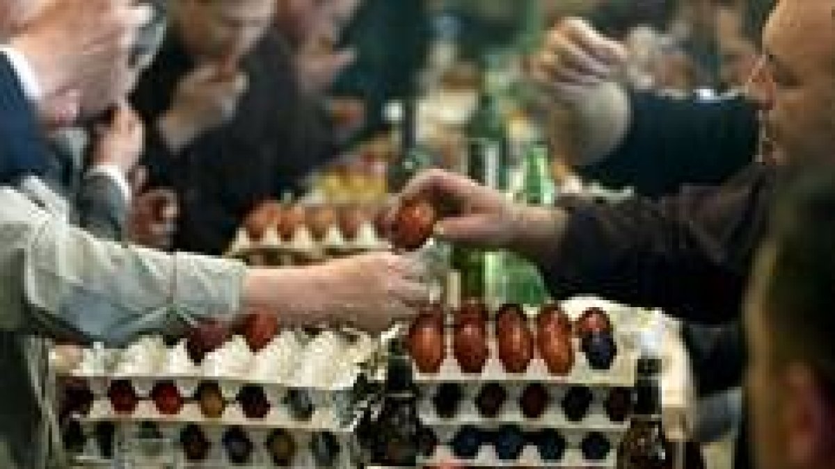 Dos localidades bosnio-croatas compiten a base de lanzarse huevos
