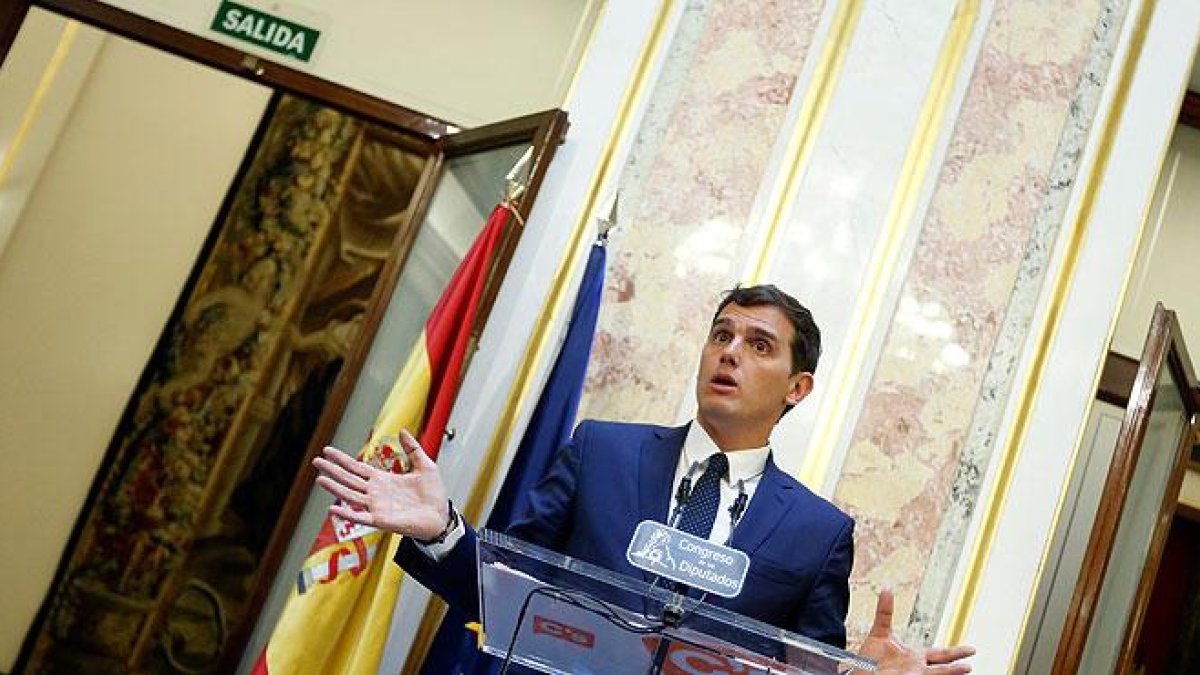 En declaraciones de Albert Rivera del pasado mes de junio y las ofrecidas el 9 de agosto, se aprecia que Rivera ha cambiado su discurso sobre un posible apoyo a Rajoy.