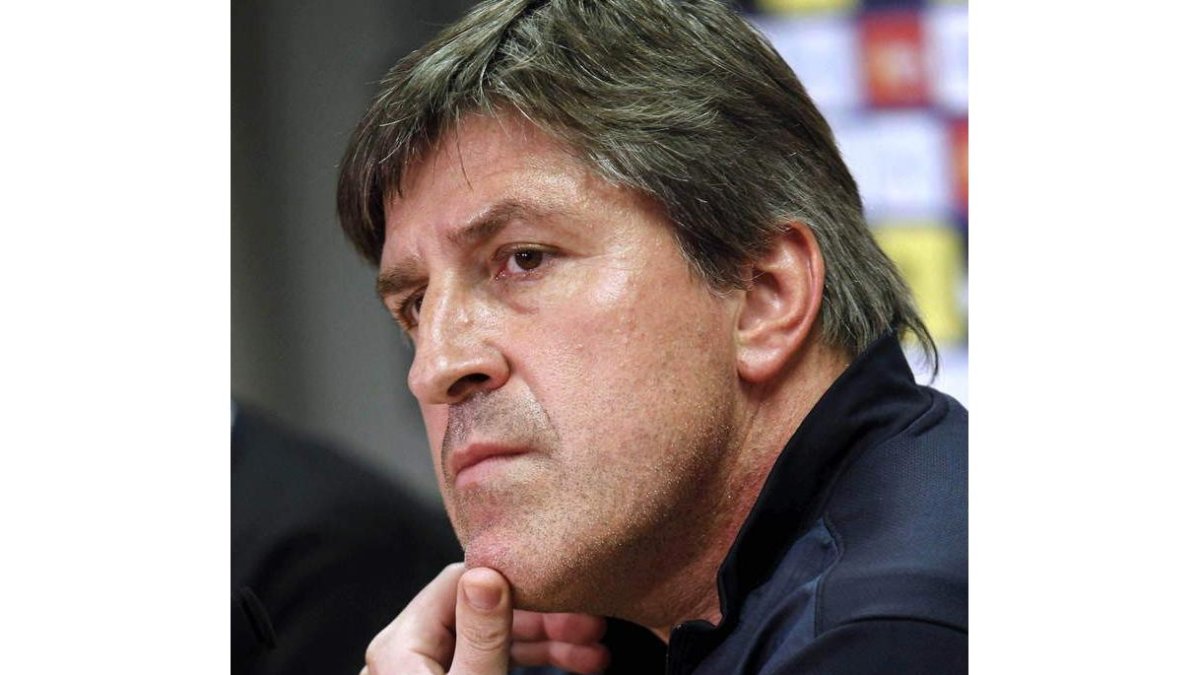 Jordi Roura se centra en el partido ante el Mallorca.