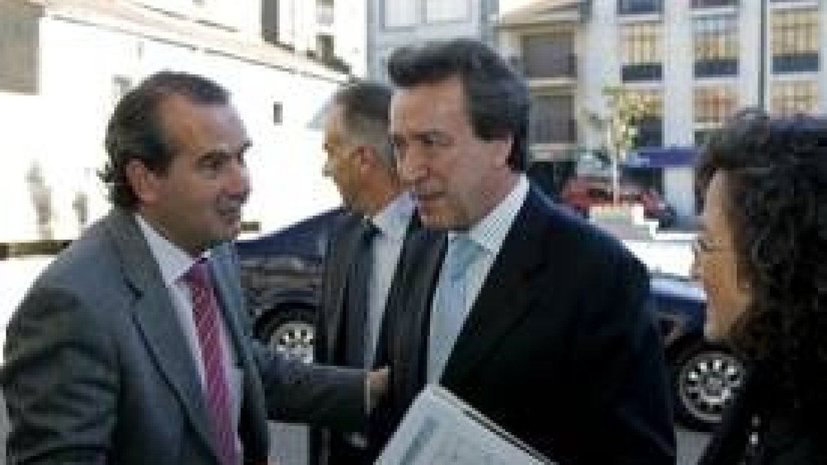 De Santiago-Juárez visitó ayer las comarcas de Salamanca fronterizas con Portugal
