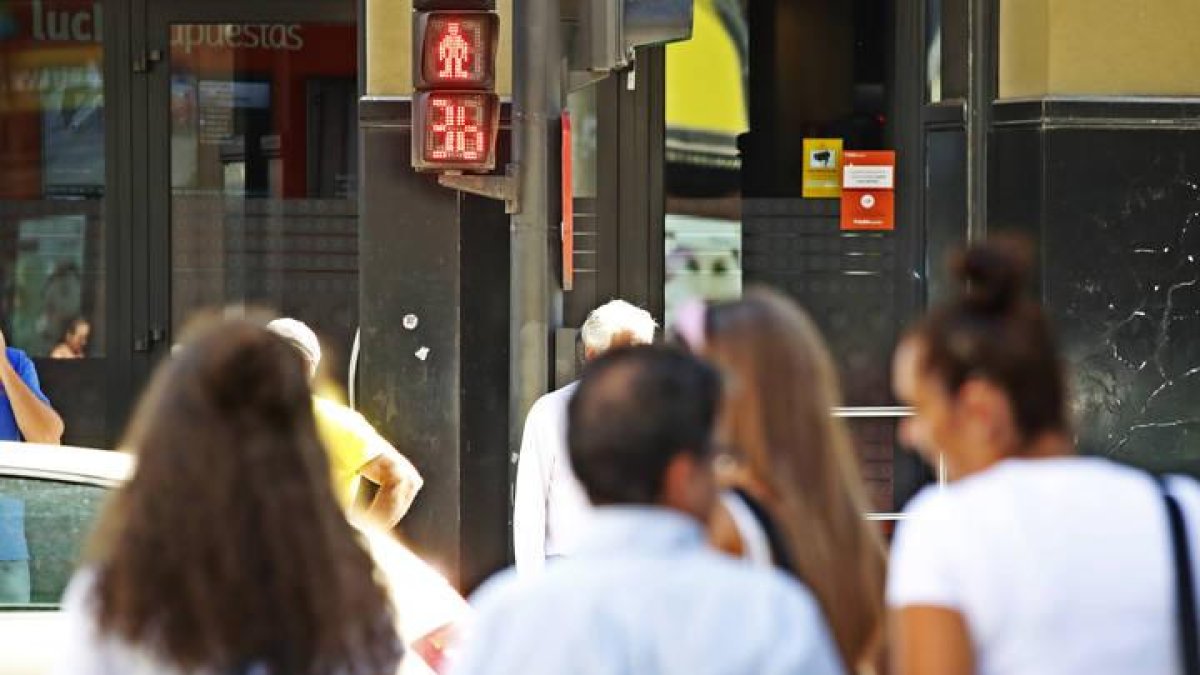 La pérdida de población y la baja tasa de actividad lastran el buen dato