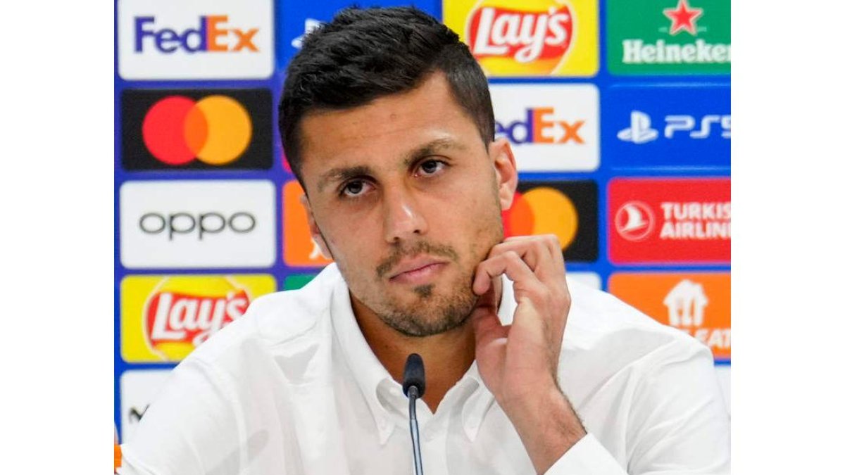 Rodri se ha ganado el favor de Luis de la Fuente. BORJA SÁNCHEZ-TRILLO