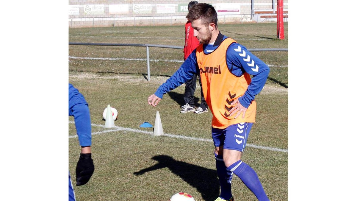 Jony Lomas sigue sin contar para Luis Cembranos.