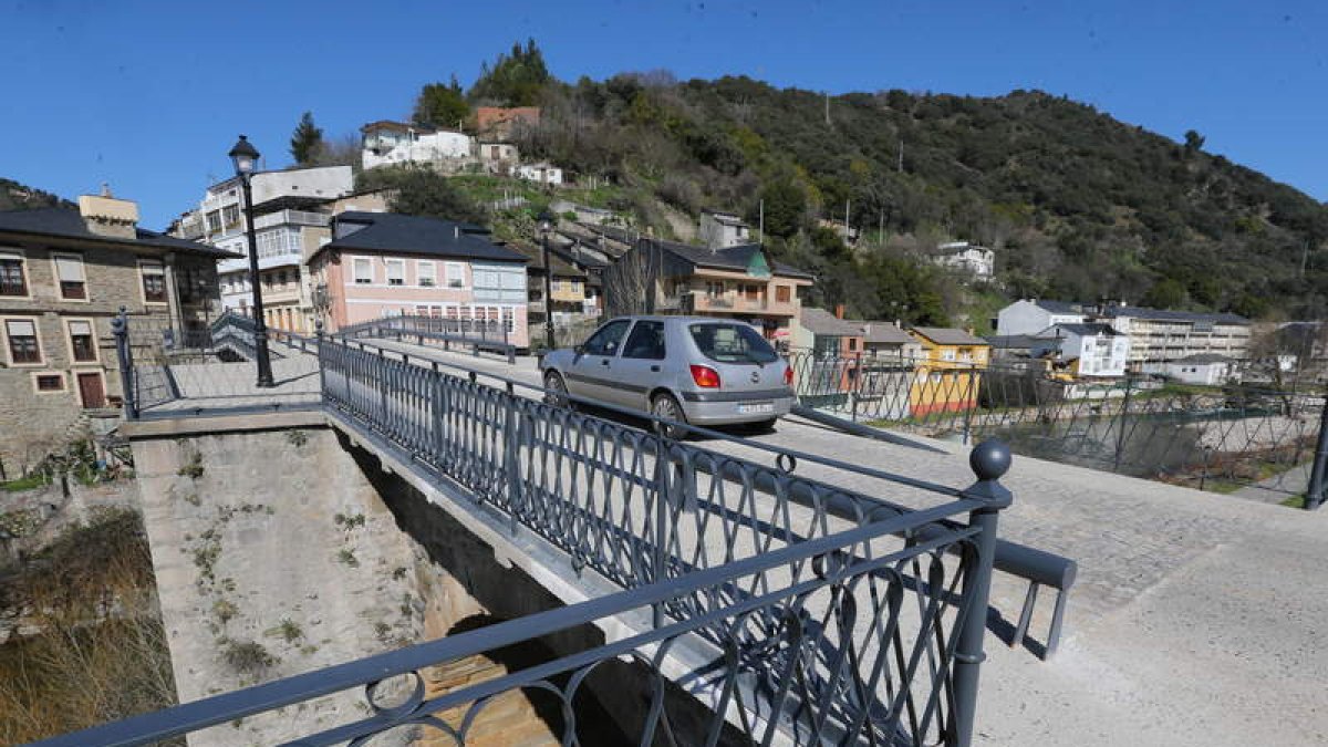 Imagen del viaducto de Villafranca del Bierzo. ANA F. BARREDO