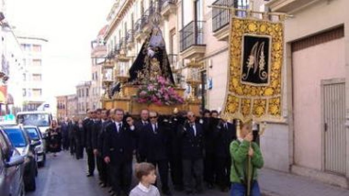 La Virgen de la Soledad en un momento de la procesión