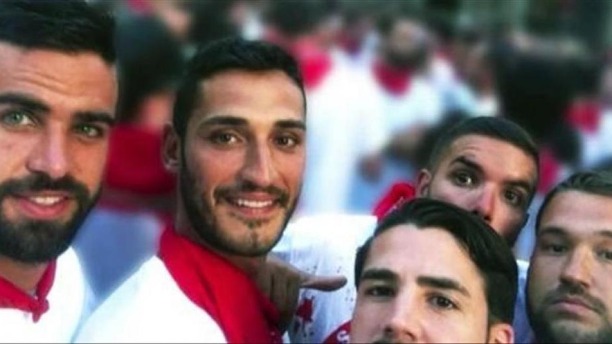 Los miembros de la Manada, durante las fiestas de San Fermín del 2016.