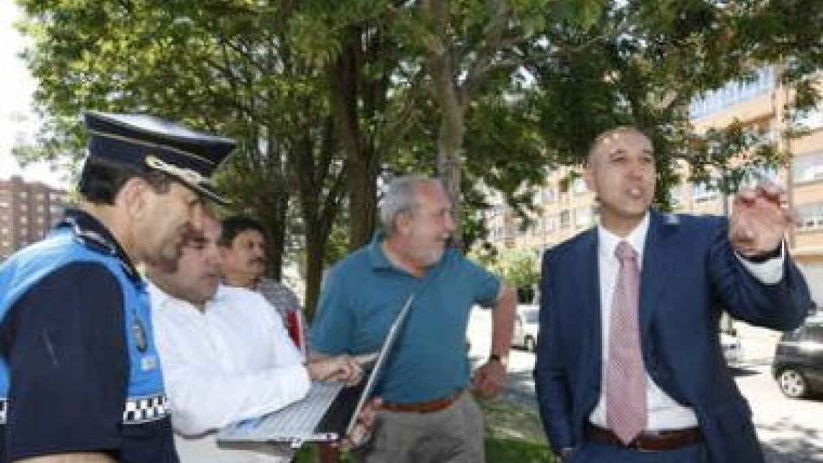 Martín Muñoz, técnicos de Telvent y José Antonio Díez.