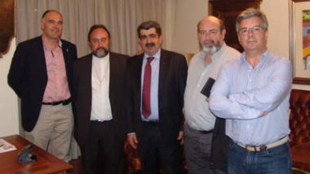 Antonio Carrasco, Juan José Aguirre, Balbino Domínguez, Miguel Aguirre y Fernando Álvarez.