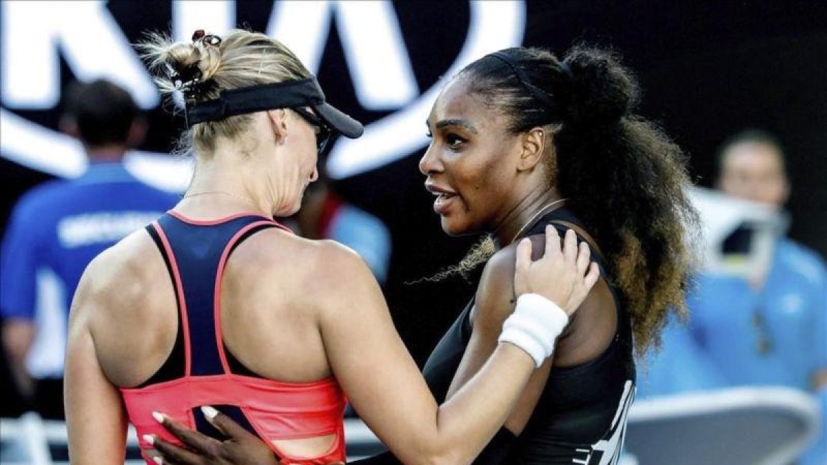 Serena conversa con Lucic-Baroni tras superarla en semifinales