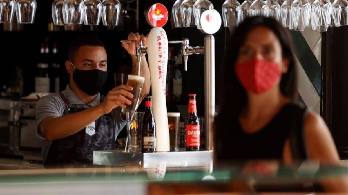 La hostelería ha sido uno de los sectores más castigados por la crisis y que más empleo genera en una provincia como la leonesa. MARISCAL