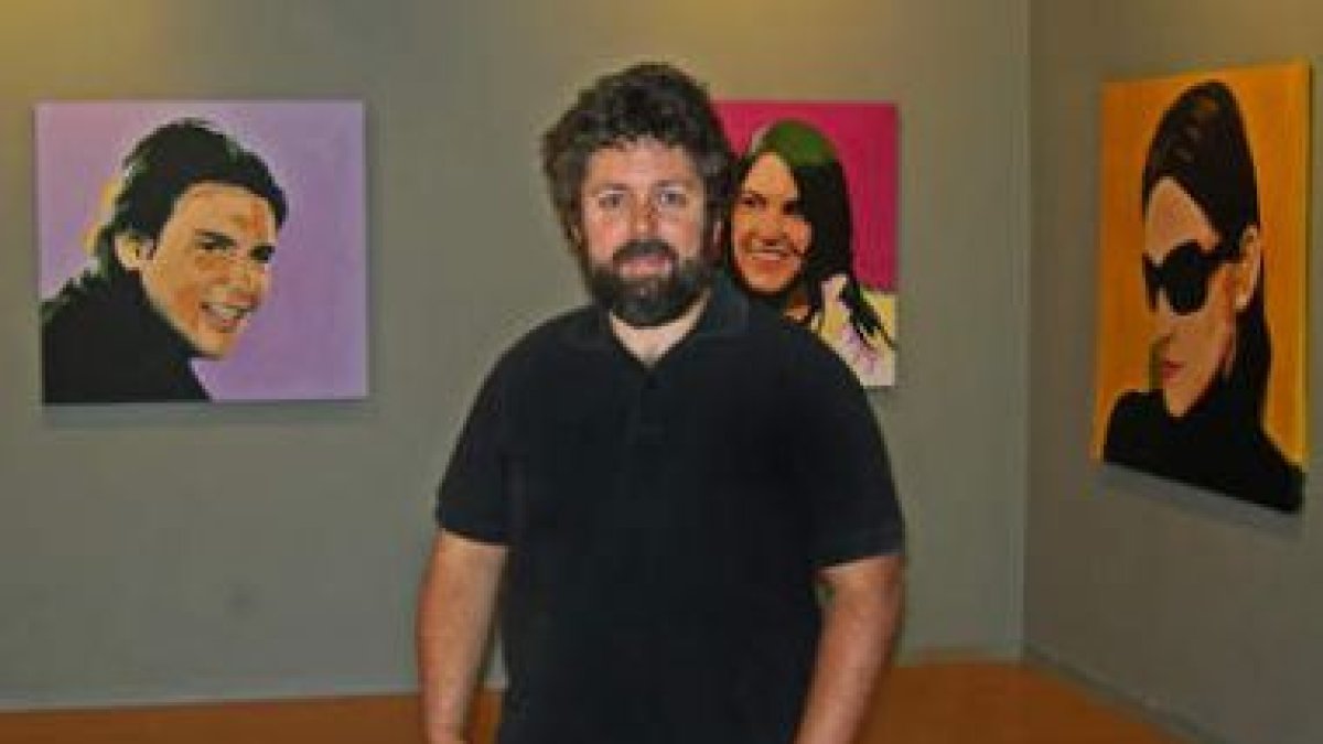 El pintor Rafael Anel presenta sus cuadros en la Galería de Arte Lancia.