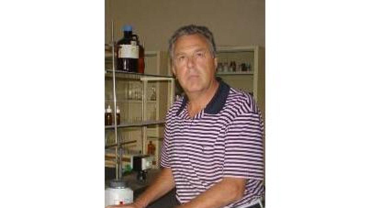 Alfredo Negro, en uno de los laboratorios