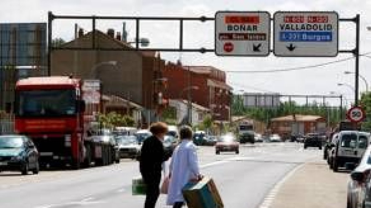 Más de 20.000 vehículos utilizan cada día la N-601 en su recorrido leonés