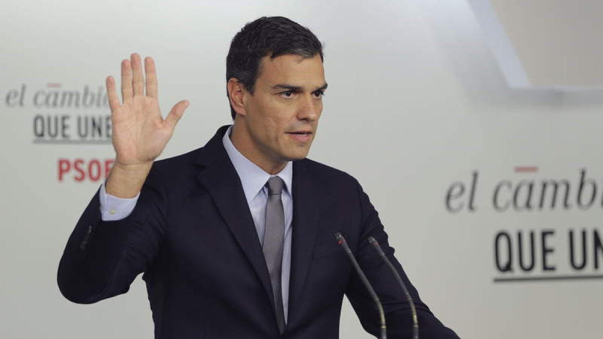 Sánchez, en la rueda de prensa que ofreció en Ferraz.