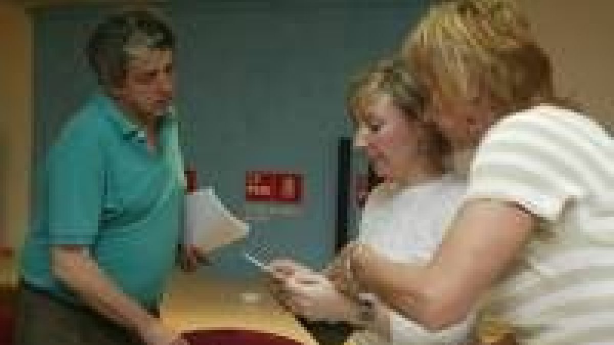 Miguel Martínez, Amparo Valcarce y Manoli Ordás comentan resultados