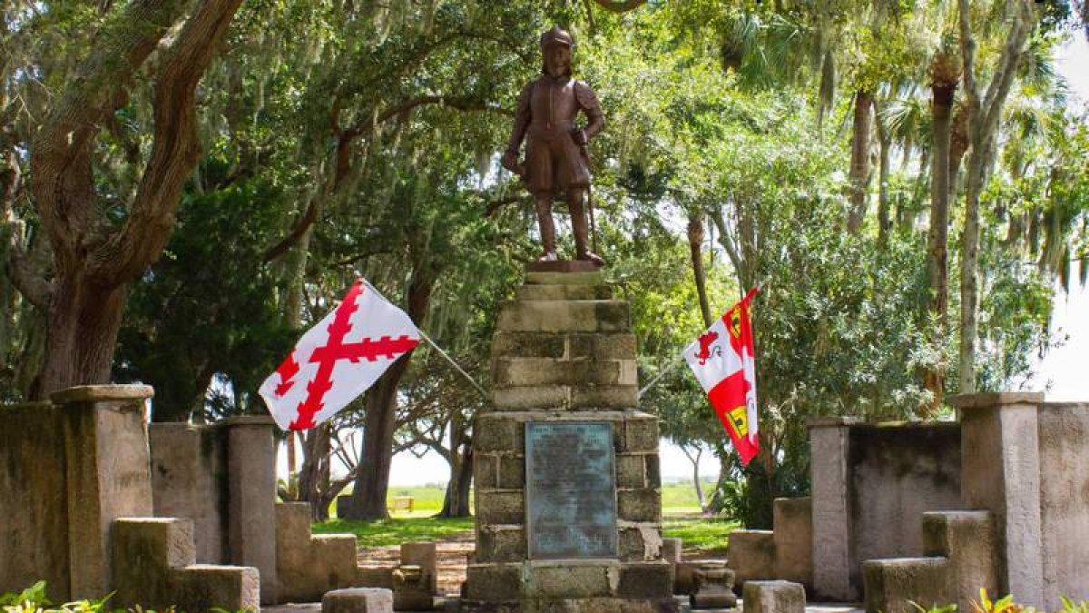 Estatua dedicada al descubridor vallisoletano Ponce de León, explorador de Florida.