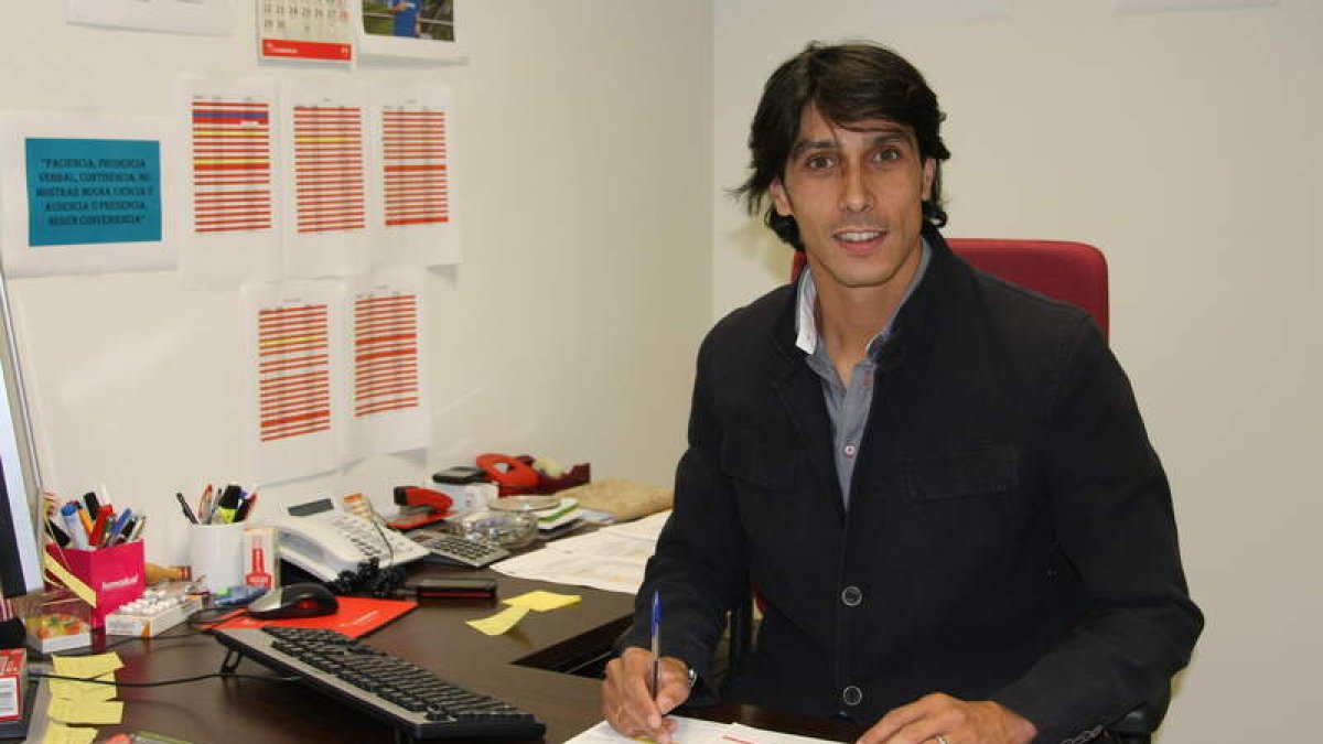 El leonés Sergio Fernández trabaja en la secretaría técnica del Eibar, equipo de Primera División que busca la permanencia.